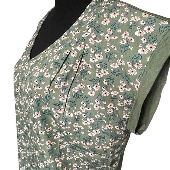 PaperMoon Sage Green Floral Print Button Back Top - Picture 2 of 7